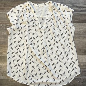 Lillian V-Neck Blouse
XL | Off-White